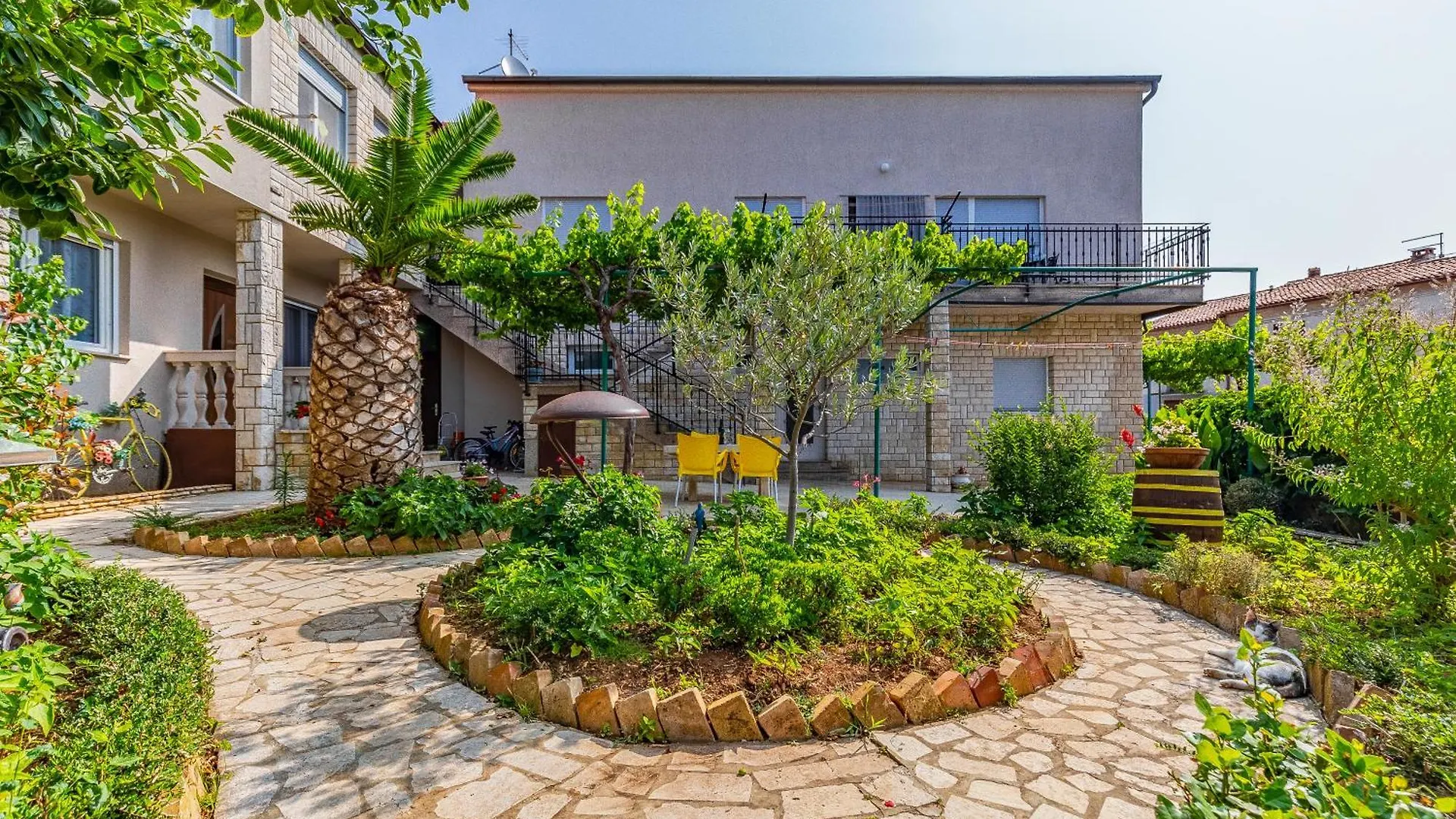 Newly Renovated Apartment With Terrace Medulin