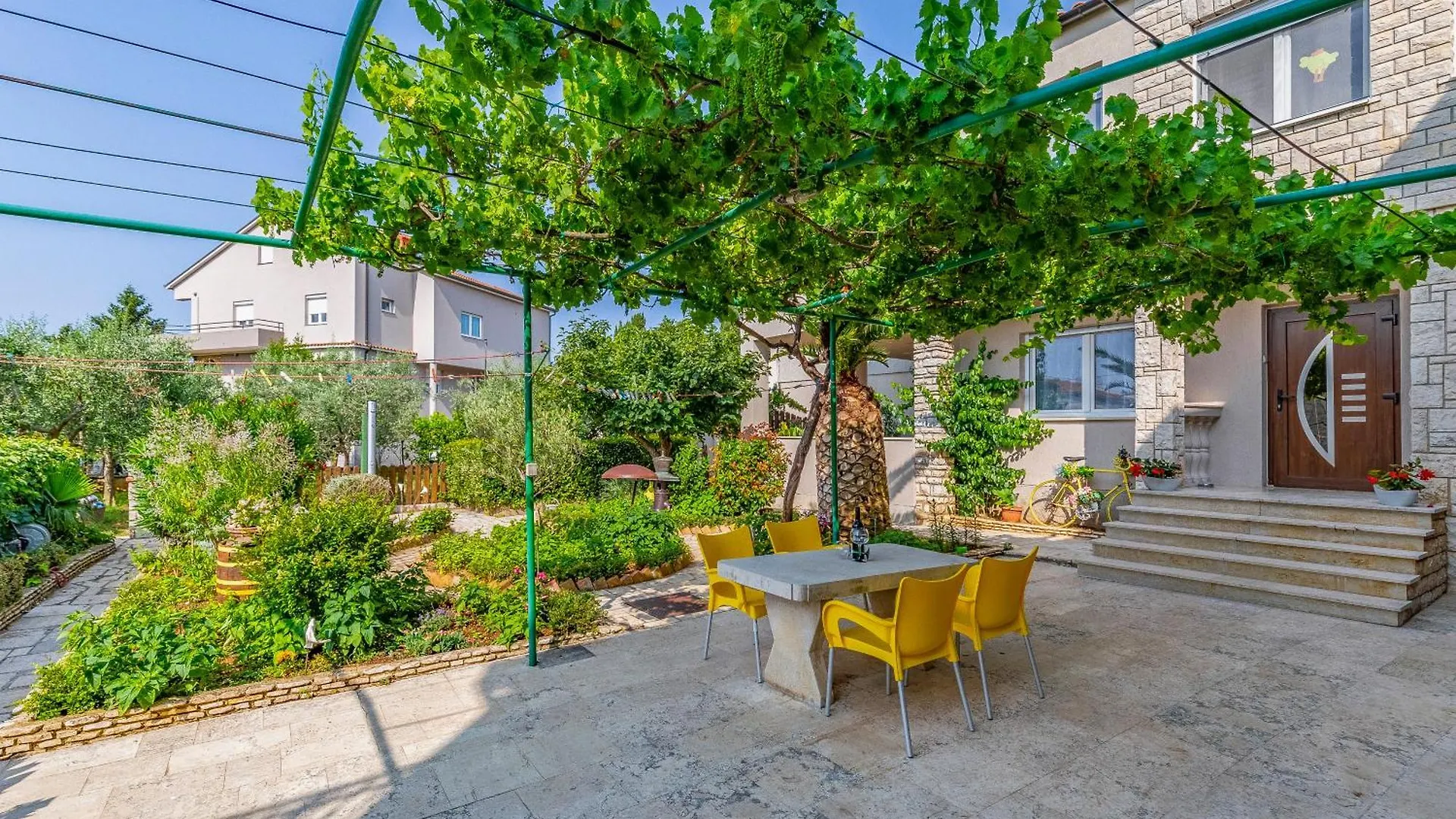 Newly Renovated Apartment With Terrace Medulin
